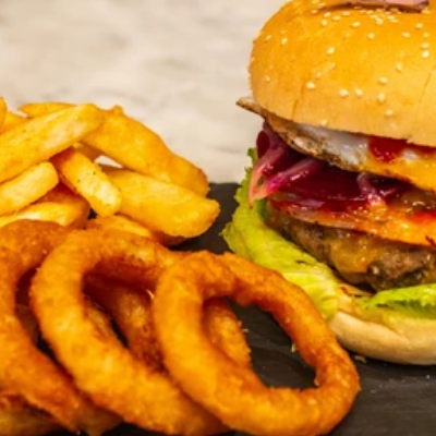 Burger-Chips-Salad
