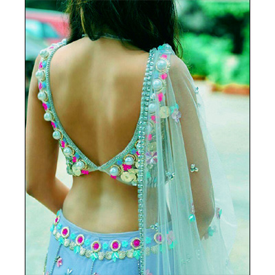  BACKLESS BLOUESS
